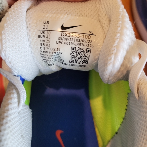 Nike Air Windflo Running Shoes - Picture 7 of 9